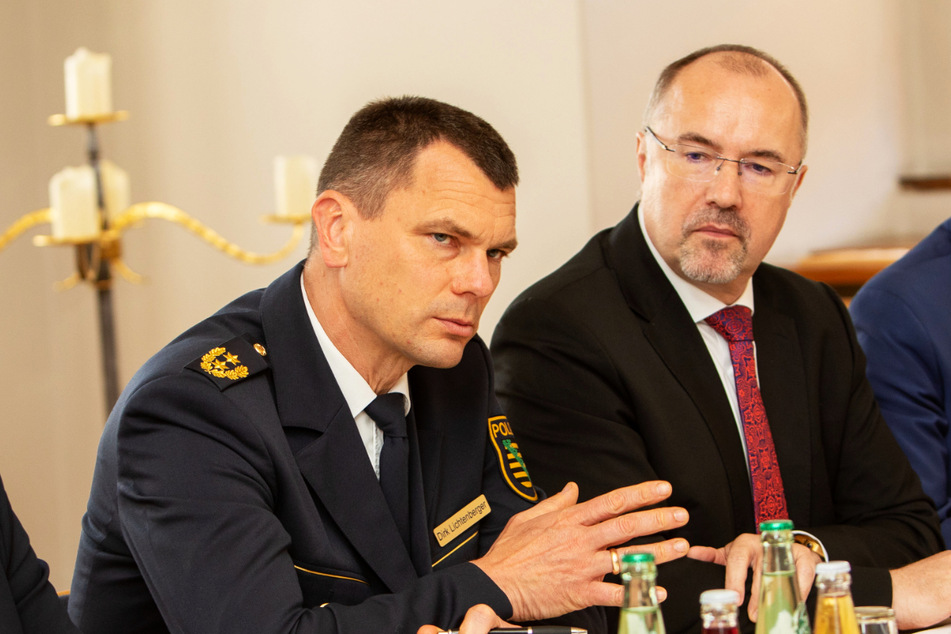 Polizeipräsident Dirk Lichtenberger (52, l.) und Oberbürgermeister Steffen Zenner (53, CDU).