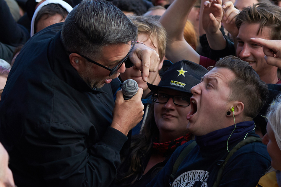 Kein "Rose Tattoo": Ken Casey (l.), von den "Dropkick Murphys" kann 2020 kein Bad in der Menge nehmen. (Archiv)