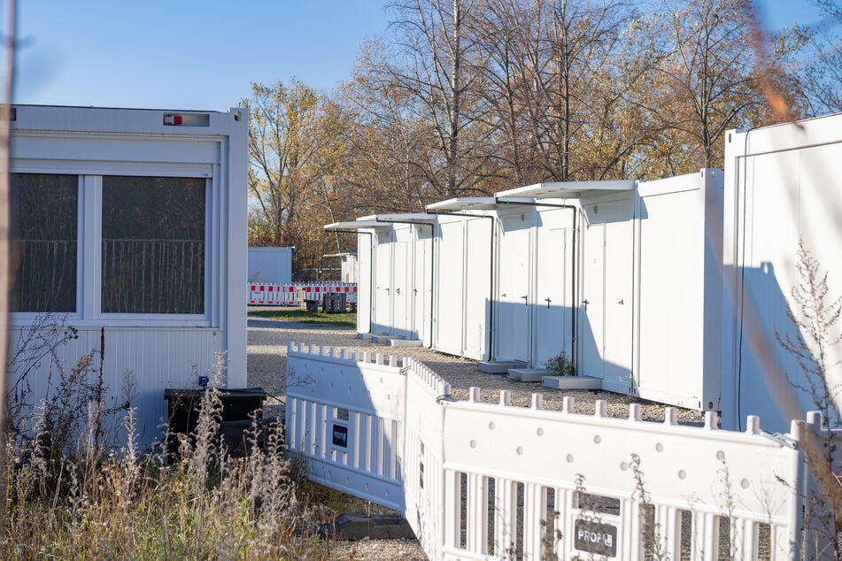 Bald verschwunden: die Container an der Windmühlenstraße in Niedersedlitz.