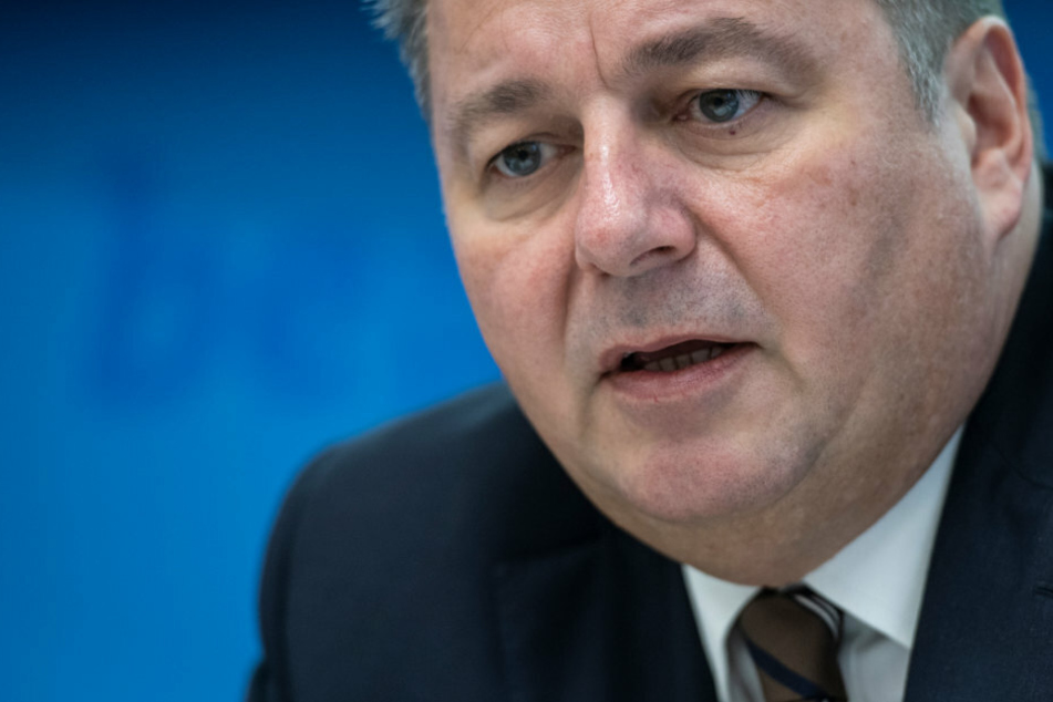 Berlins Innensenator Andreas Geisel (SPD) stellt bei einem Pressegespräch die Kriminalstatistik 2019 vor. (Archivbild)