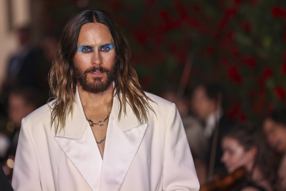 Jared Leto soll sich auch gegenüber seinen Mitarbeitern unangemessen verhalten haben.