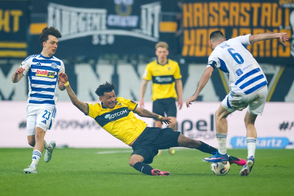 Sportlich ist da Silva Kiala (M.) auf dem aufsteigenden Ast, disziplinarisch erlaubte er sich einen "schwerwiegenden Fehler".