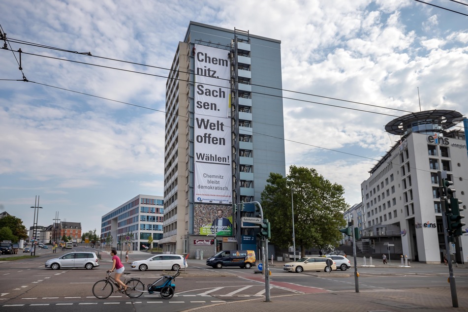 Auf der Bahnhofstraße/Ecke Brückenstraße in Chemnitz geschah der Messer-Irrsinn.