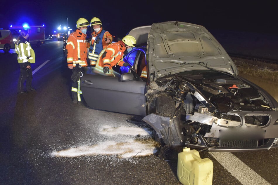 Unfall A6: BMW kracht in Opel: A6 nach schwerem Unfall voll gesperrt