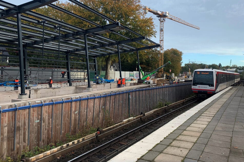 Die Bauarbeiten am neuen Bahnsteig an der Station Sengelmannstraße stehen kurz vor dem Abschluss.