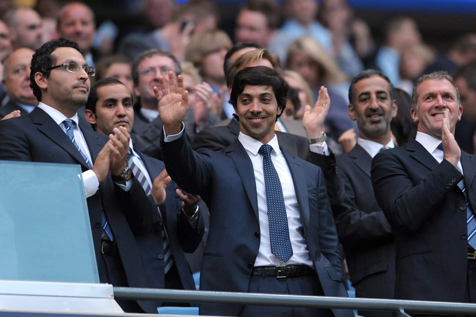 Scheich Mansour (50, M.) hat Gefallen am Pariser Juwel gefunden und möchte den Franzosen in die Premier League holen. Dafür sei er auch bereit tiefer in die Tasche zu greifen.
