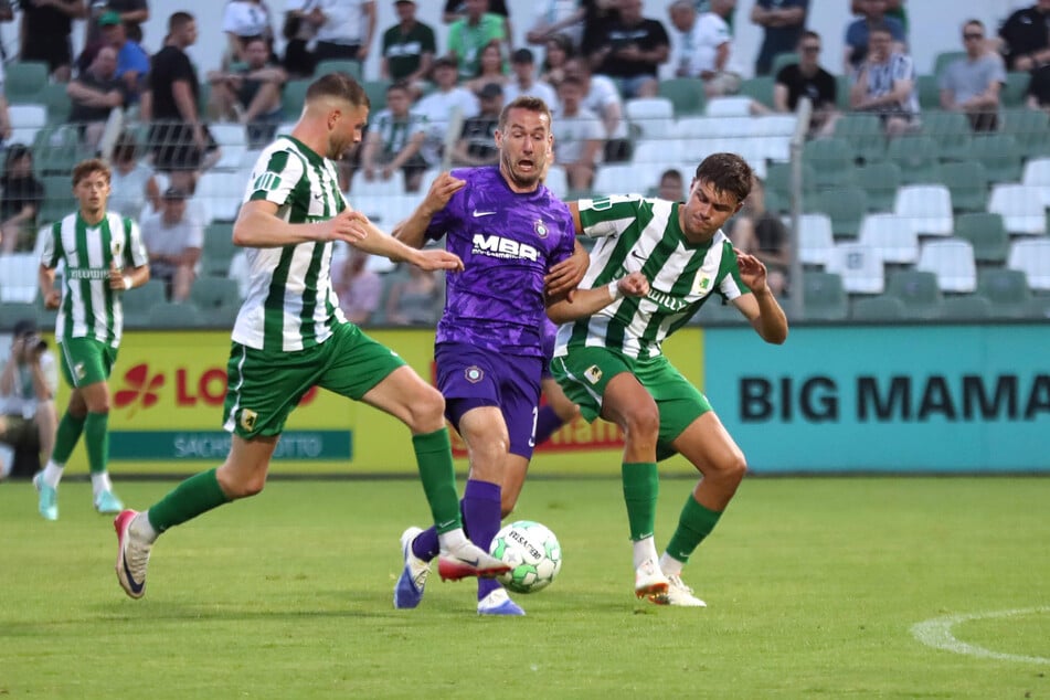 Am Freitag trafen BSG Chemie Leipzig und der FC Erzgebirge Aue aufeinander.