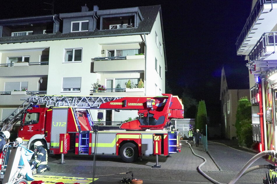 Die Feuerwehr war mit insgesamt 42 Einsatzkräften und 14 Fahrzeugen im Einsatz.
