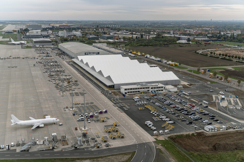 Amazon hat am Flughafen Leipzig-Halle sein erstes regionales Luftfrachtzentrum in Europa in Betrieb genommen.