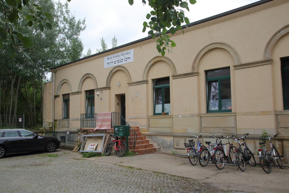 Eingang in das Gebets- und Gemeindehaus an der Eisenbahnstraße.