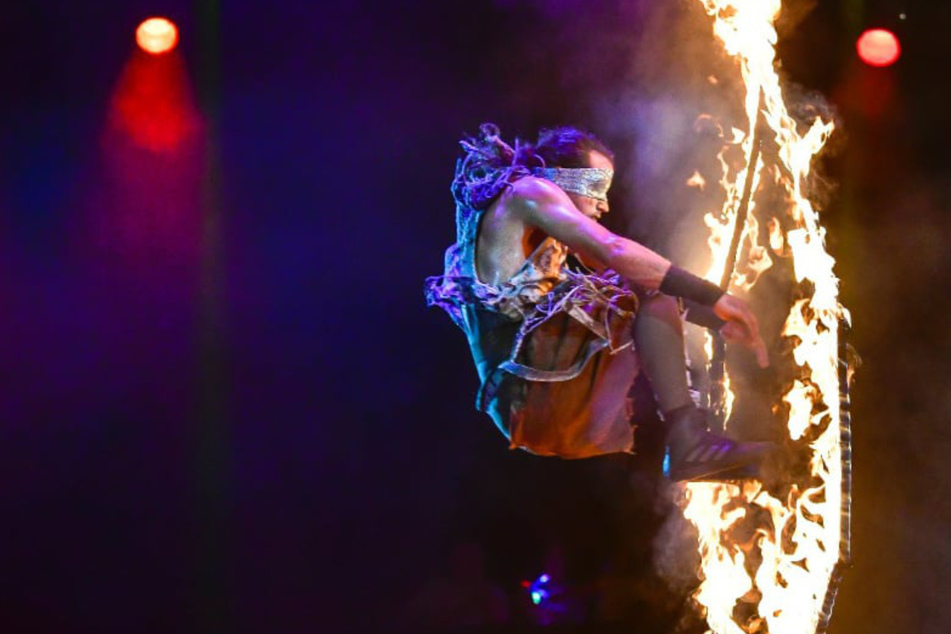 Heiße Stunts und bewegende Akrobatik gibt's ab 18. Dezember in Chemnitz