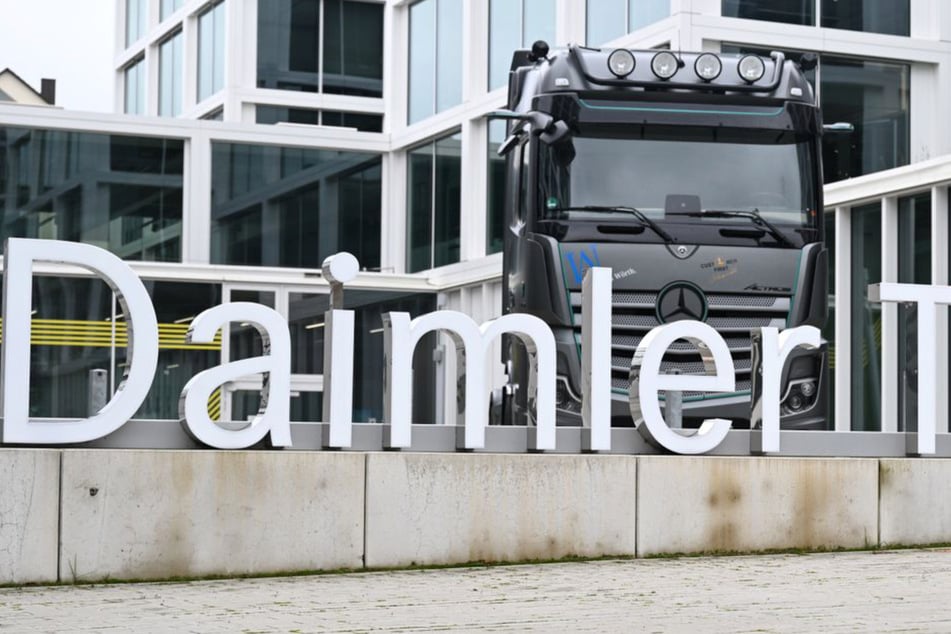 Daimler Truck verkauft Anteile an Lkw-Hersteller und erzielt Hunderte Millionen