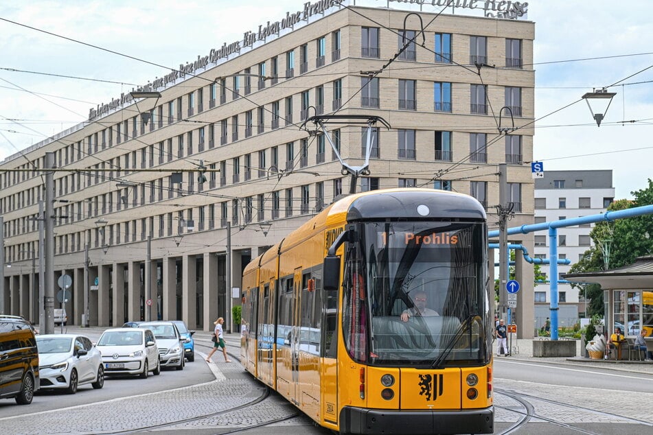 Eine Fahrt mit der Straßenbahn kostet mit Dresden-Pass derzeit nur die Hälfte.