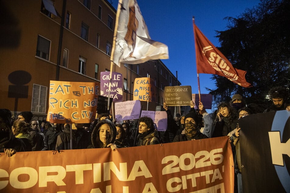 Neben der Präsenz von ICE-Beamten ging es den Demonstranten unter anderem um Umweltverschmutzung und Wohnungsnot.