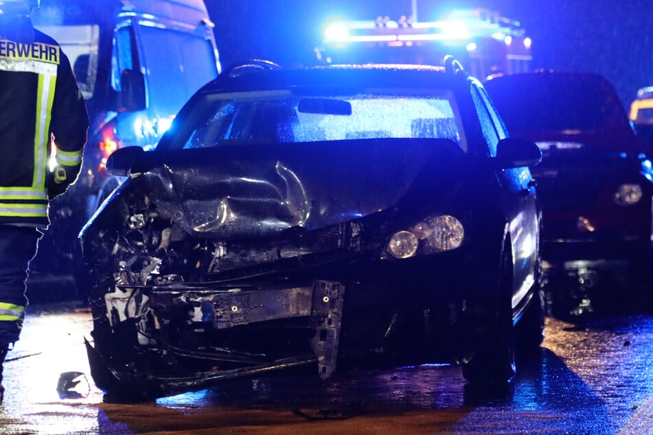 Unfall A4: Massen-Crash auf A4 bei Chemnitz: Sechs Autos beteiligt, fünf Verletzte