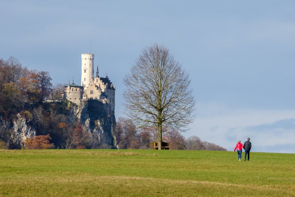 Glück ist subjektiv: Ein Spaziergang bei Sonne in der schönen Heimat kann bereits wahre Glücksgefühle auslösen.