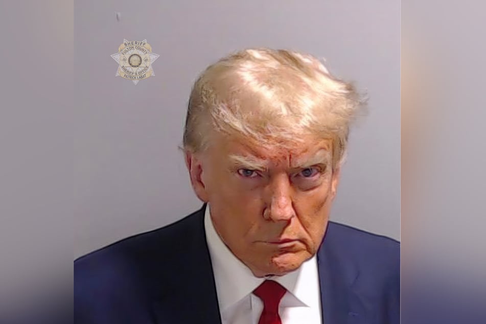 Grimmiger Mugshot: Donald Trump (77) stellte sich den Behörden in Atlanta.