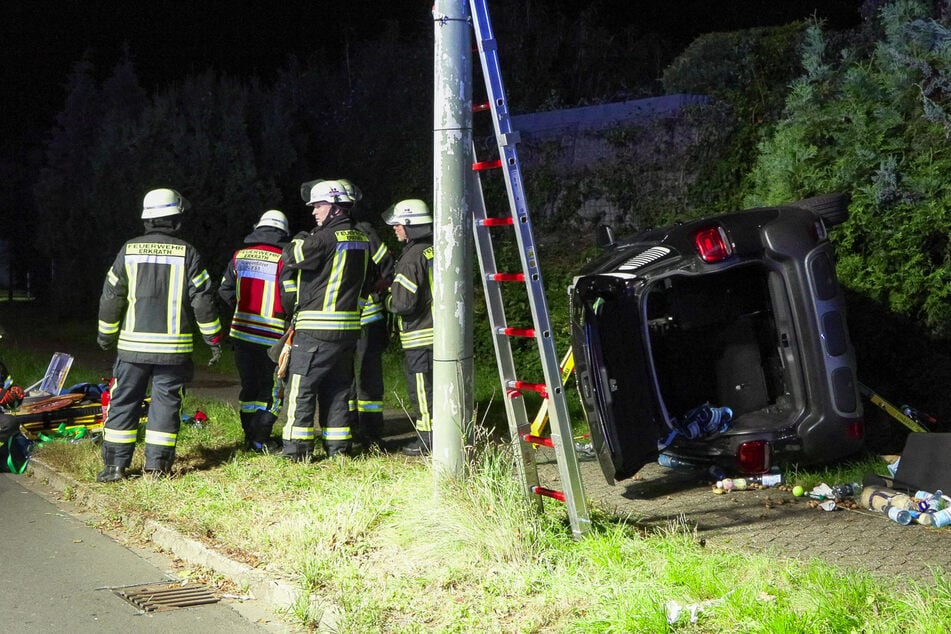 Ein Autofahrer hat in Erkrath die Kontrolle über seinen Citroën verloren und einen Unfall gebaut.