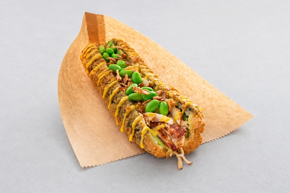 Der Sushidog mit Pulled Chicken, Edamame und Mango Chili Sauce