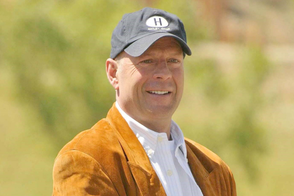 Bruce Willis (67) ist nach seiner Schauspiel-Karriere gemeinsam mit seinen Töchtern unter die Stofftier-Designer gegangen.