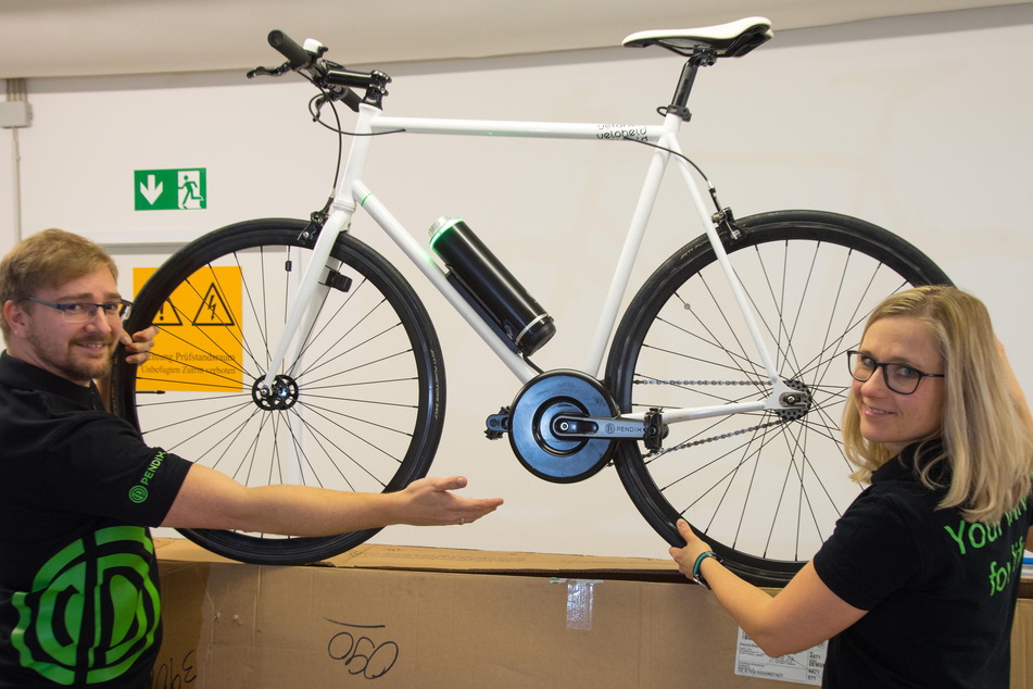 E-Mobilitäts-Innovation aus Zwickau: Christian Groth (34) und Carolin Hübner (40) zeigten bei der Zwickauer Firma Pendix ein nachgerüstetes Fahrrad.