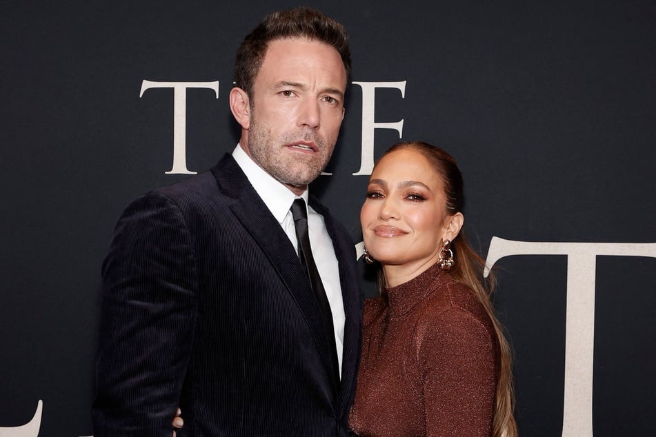 Jennifer Lopez (r.) got praise from her soon-to-be ex-husband Ben Affleck (l) over her role in their sports drama, Unstoppable.