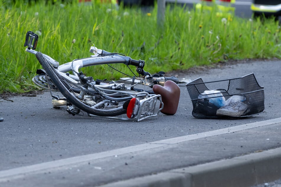 Tödlicher Unfall in Sachsen-Anhalt: Rentnerin und Radfahrer krachen zusammen