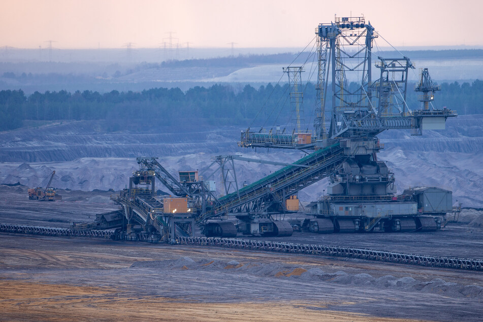 Der Strukturwandel in den vom Ende der Braunkohleförderung betroffenen Regionen in Sachsen soll weiter unterstützt werden. (Symbolbild)