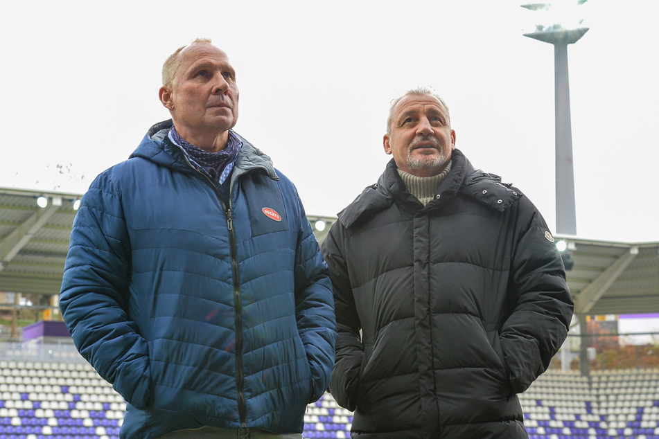 FCE-Boss Helge Leonhardt (63, l.) holte Pavel Dotchev (56) erst als Sportdirektor, machte ihn dann zum Trainer. Künftig scheint in Aue aber kein Platz mehr für den Bulgaren zu sein.