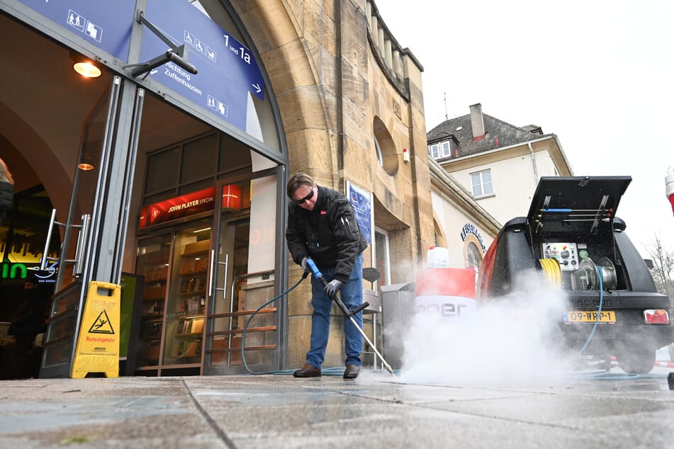 Zum Beginn des neuen Jahres gab es bereits die ersten Putz-Einheiten an Bahnhöfen - und es folgen noch mehr.