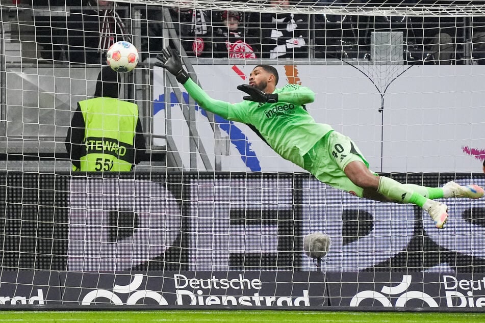 Kauã Santos parierte alles, was er aufs Tor bekam und leistete so seinen Teil zum ersten Sieg der Eintracht nach neun Partien.