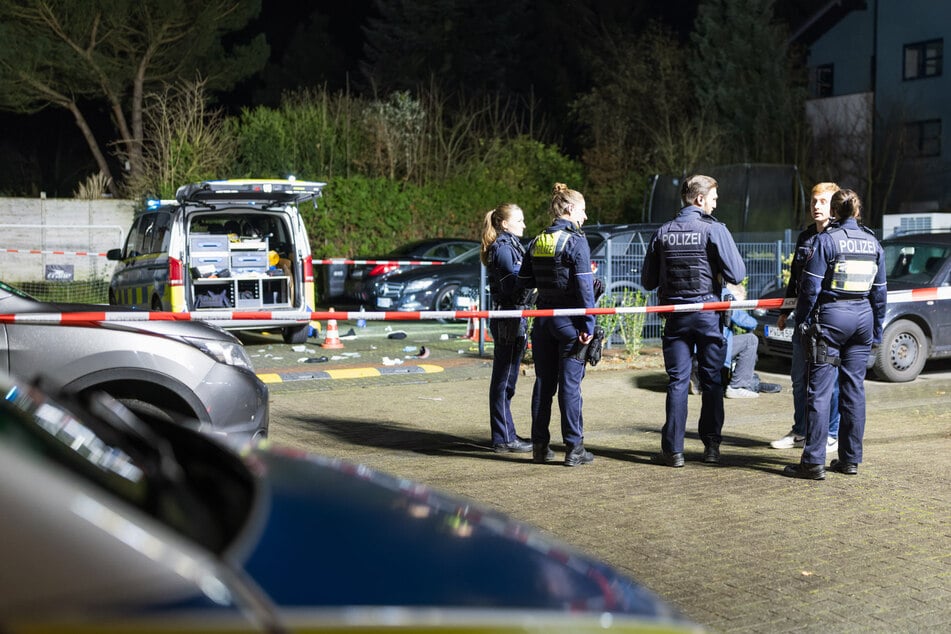 Die Polizei und Kriminaltechnik sicherte vor Ort Spuren.