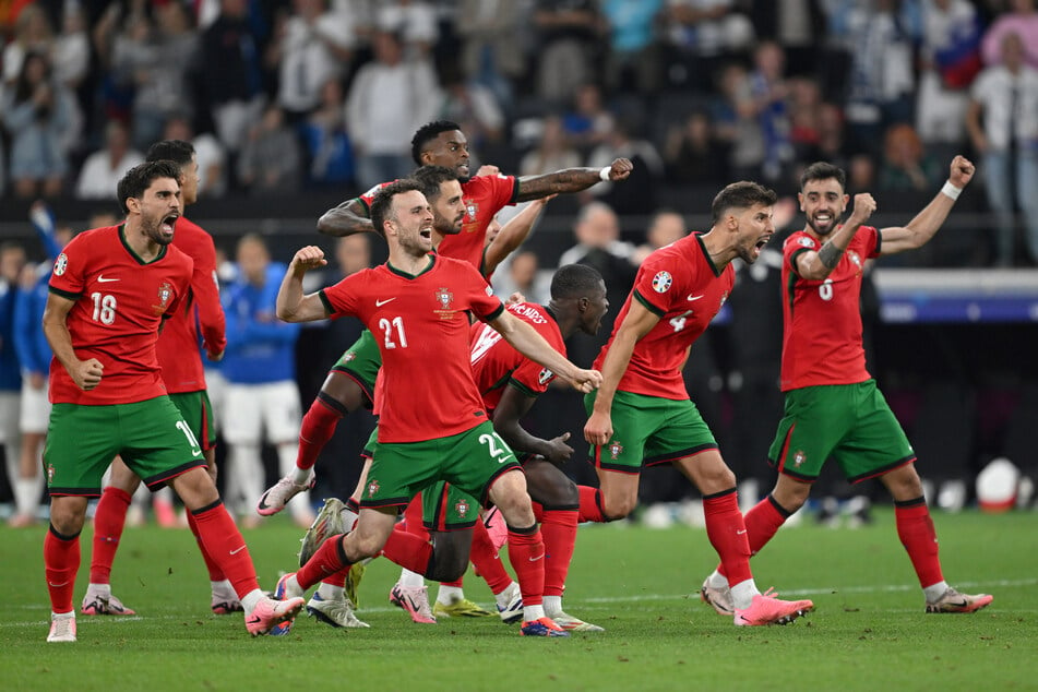 Die portugiesische Nationalmannschaft hat die Blamage gegen Slowenien erst im Elfmeterschießen abwenden können.