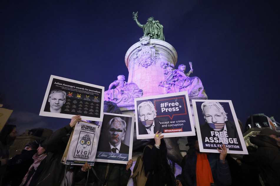 Auch in Paris wurde am Dienstag zur Unterstützung von Julian Assange (52) protestiert.