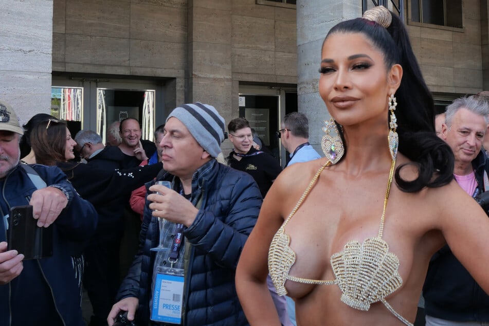 Bei der Venus-Eröffnung ist Micaela Schäfer (41) einmal mehr der gefragte Star.