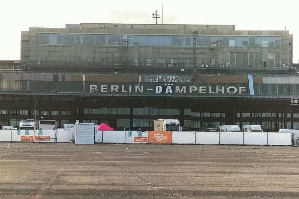 Die Ärzte machten aus Tempelhof vorübergehend Dämpelhof.