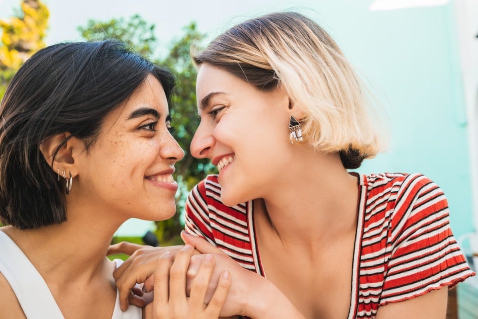 Aus einem (Online-)Flirt kann schnell eine große Liebe werden.