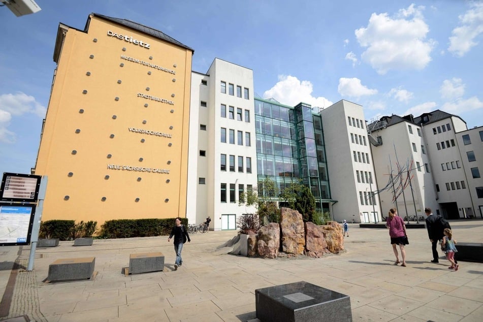 Die Chemnitzer Stadtbibliothek erweitert ihr Angebot im Bereich der englischsprachigen eHörbücher und Zeitschriften.