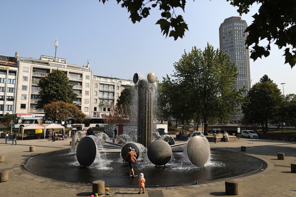 Drogen, Überfälle, Gewalt: Der Ebertplatz in der Innenstadt gilt seit Jahren als einer der unsichersten Plätze in Köln.