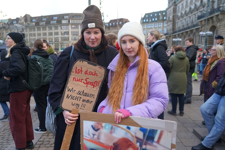Aktivistin und Influencerin Lena Jensen (32, r.) war am Donnerstag unter den Demonstrierenden.