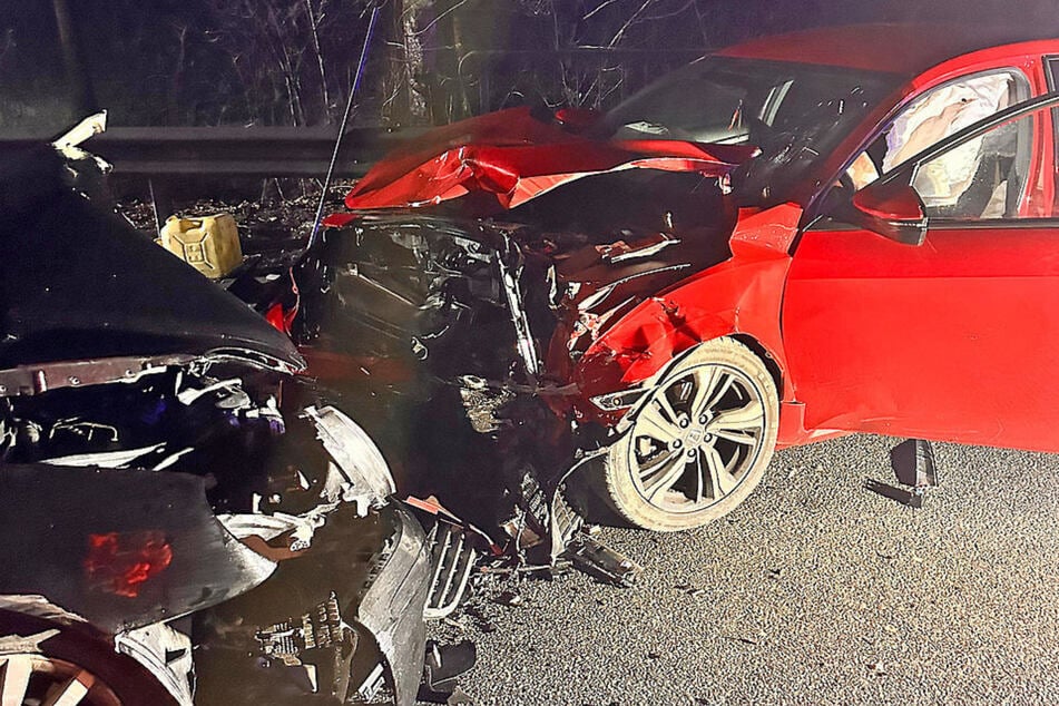 An allen Fahrzeugen entstand Totalschaden.