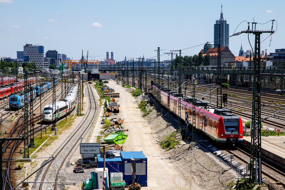 Zwischen Hauptbahnhof und Isartor werden Schienen der S-Bahn erneuert.