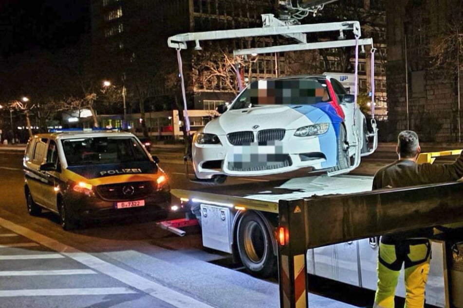 Der BMW wurde beschlagnahmt und abgeschleppt.