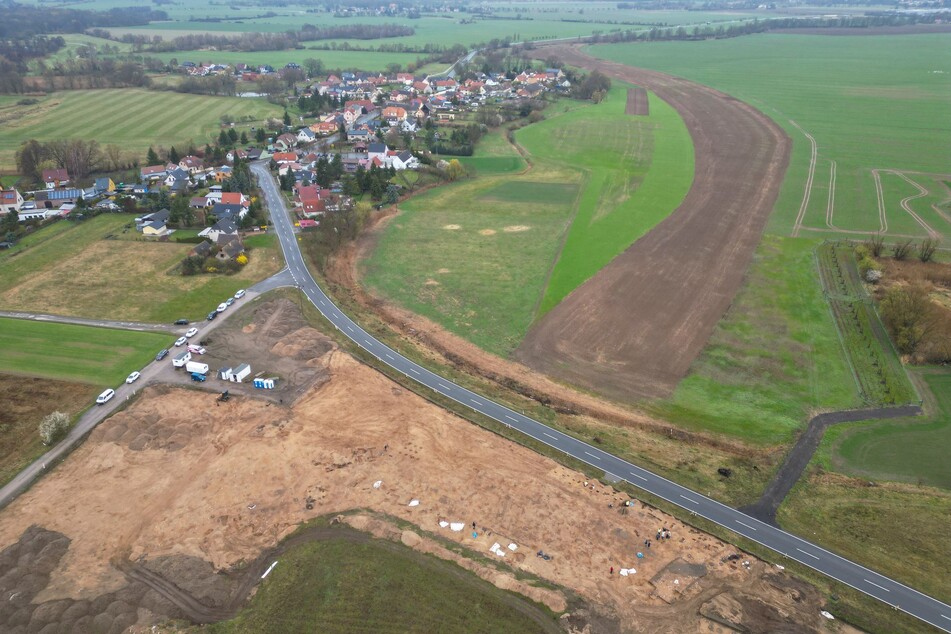 Wellaune im Norden Sachsens bekommt eine Ortsumgehung. Im Zuge der Baumaßnahmen sind erst mal die Archäologen dran.