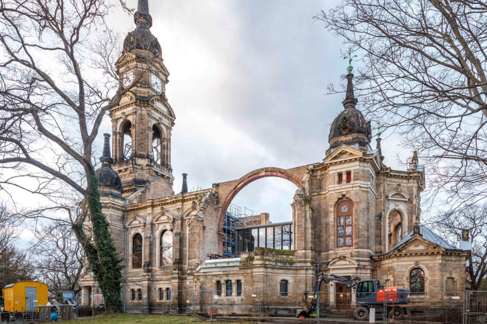 Mit Eröffnung der Jugendkirche verschwindet die vorletzte Kirchenruine in Dresden: Trinitatiskirche an der Fiedlerstraße.