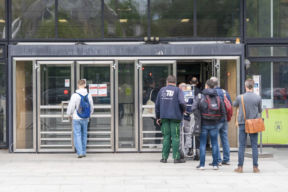 Berlin: TU-Hauptgebäude geschlossen: Wie geht es jetzt weiter?