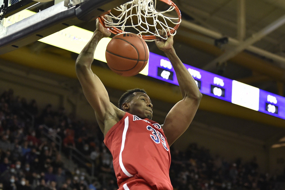 Arizona center Christian Koloko scored 17 points in his team's win over Wright State.