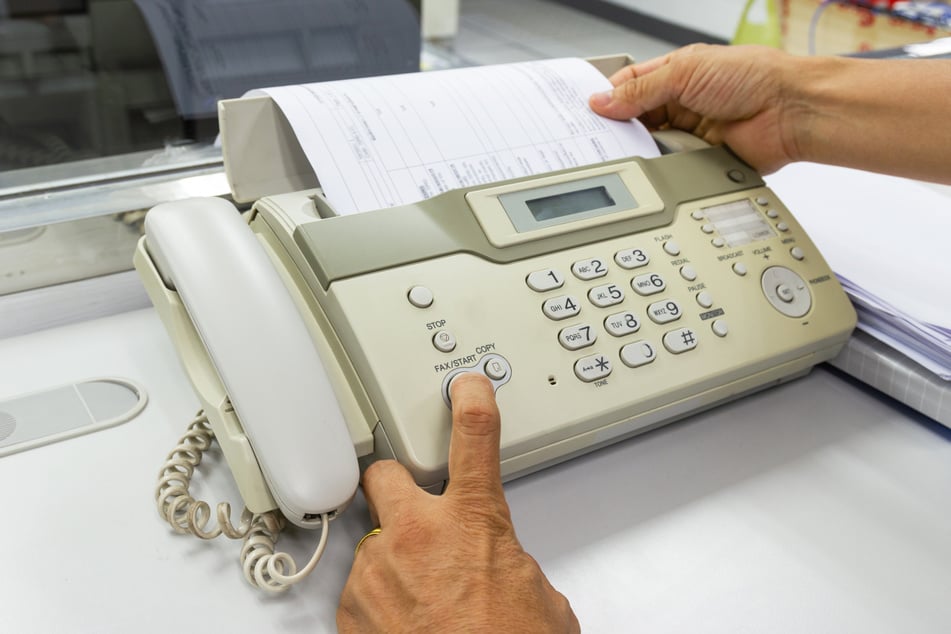 Bis Jahresende sollen die meisten Faxgeräte im Rathaus verschwinden. (Symbolbild)