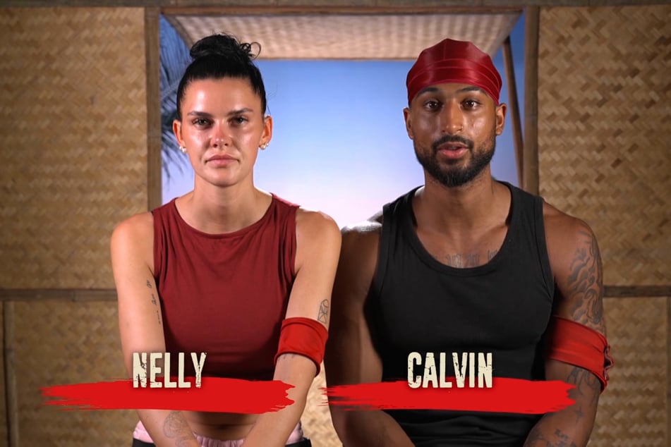 Die Stimmung bei Nelly (24) und Calvin (24) ist am Boden. Sie finden es unnötig, dass ein anderes Team ihre Perlen gestohlen hat und nicht dazu stehen will.