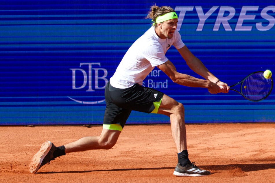 Alexander Zverev: Horror-Trip für Alexander Zverev! Flugzeug wird von Blitz getroffen und muss notlanden